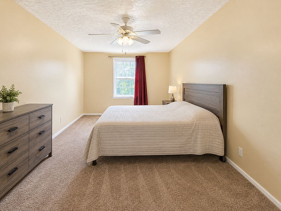 1st image of 606 Pine Tree Trl #3