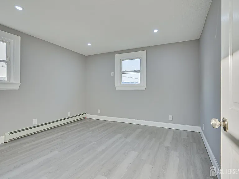 36 2nd Ave #A — Photo 18