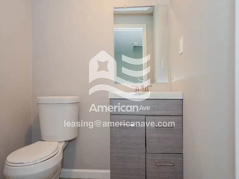 516892_012_wm_-_bathroom_13323259.jpg
