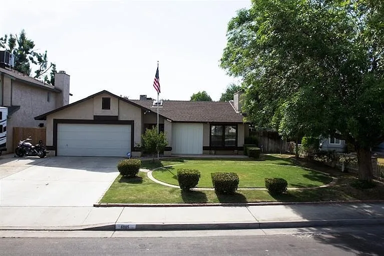 6005 El Camino Ave photo 1