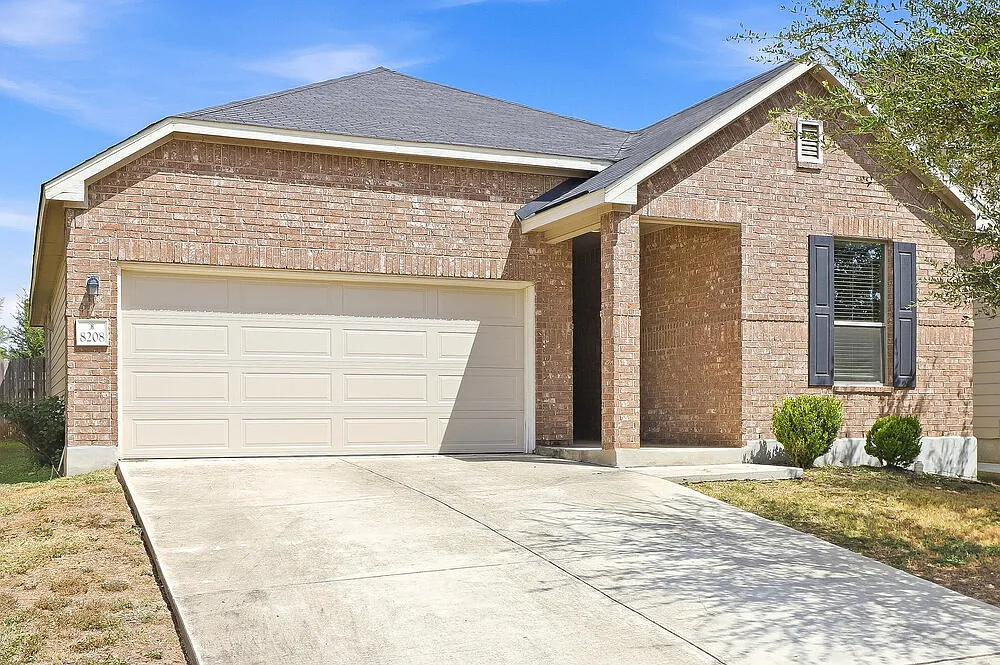 3 bed, 2.0 bath, 1652 sqft, $2,065 — Photo 2