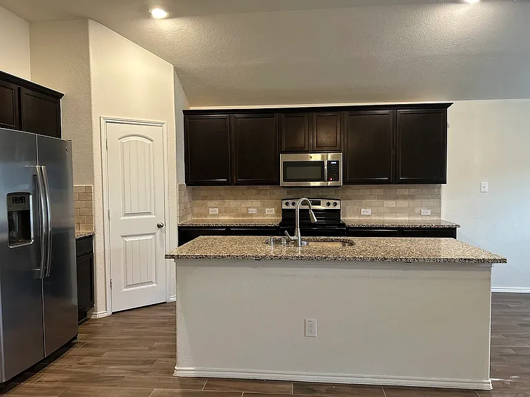 1029 N Churchill Dr — Photo 11