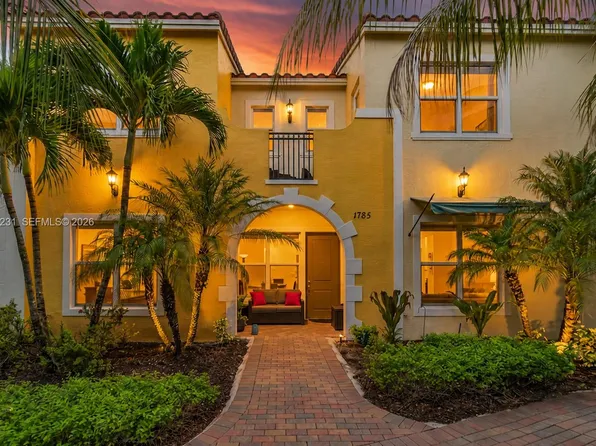 1785 NW 124th Pl, Pembroke Pines, FL 33028