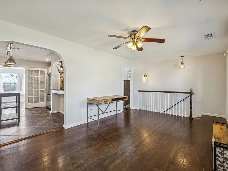 833 Rose Park Dr — Photo 7