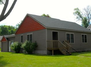 701 11th St S, Olivia, MN 56277