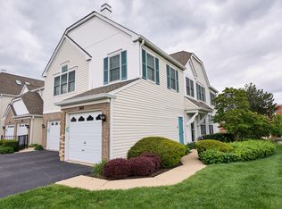 268 Gazebo Ln #38, Lombard, IL 60148