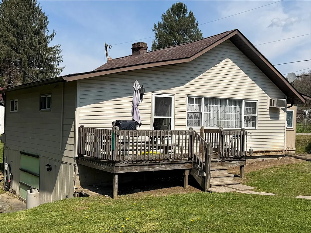 112 Schoolhouse Rd photo 1