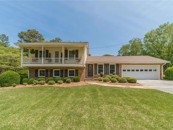 1924 Windburn Ct, Snellville, GA 30078