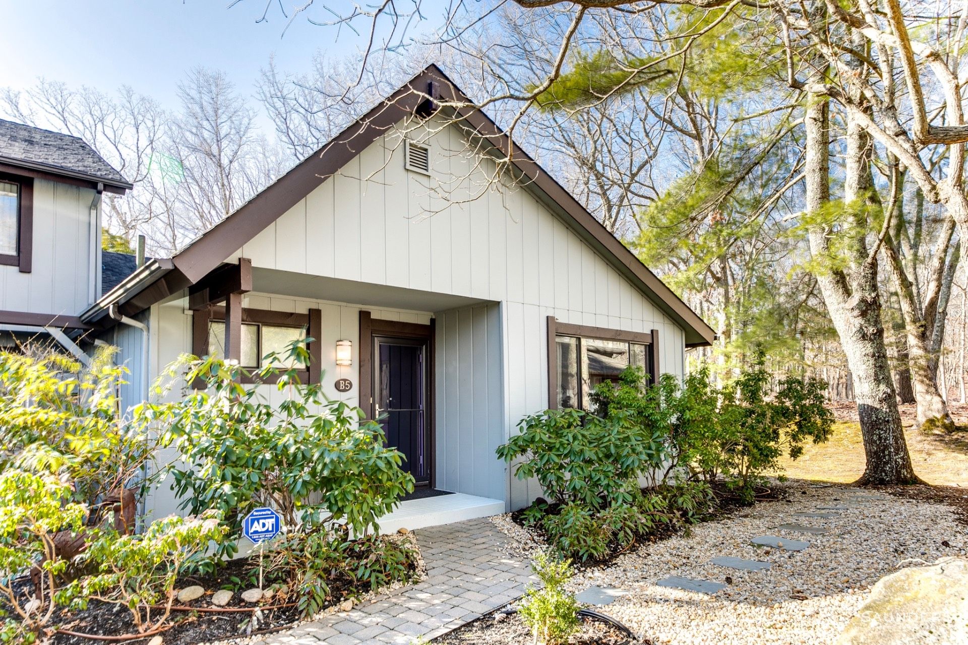 190 Treescape Dr B5, East Hampton, NY 11937 Out East