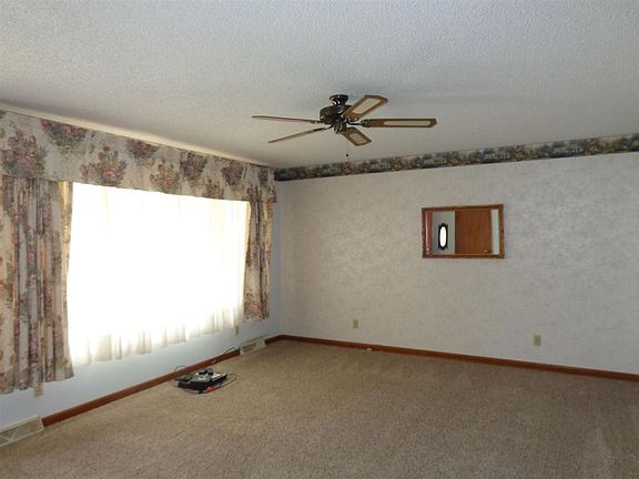 2nd image of 2411 Virginia Dr