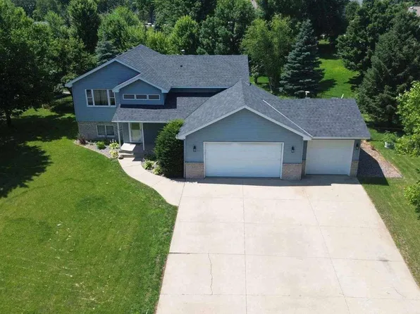1009 Fairway Blvd, Howard Lake, MN 55349