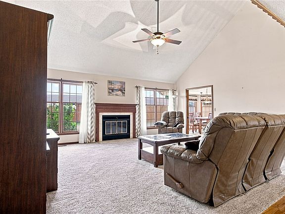 4th image of 1313 Audrey Ln