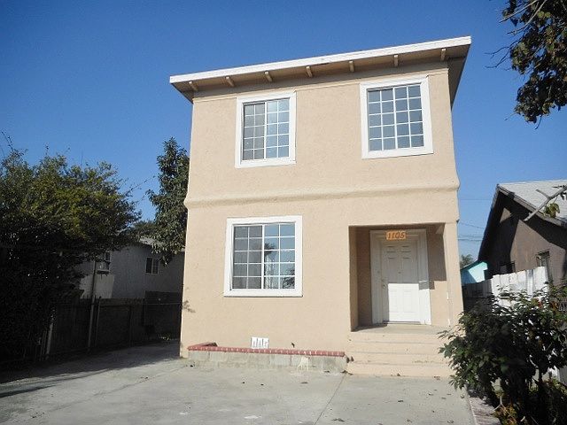 1st image of 1105 E 114th St