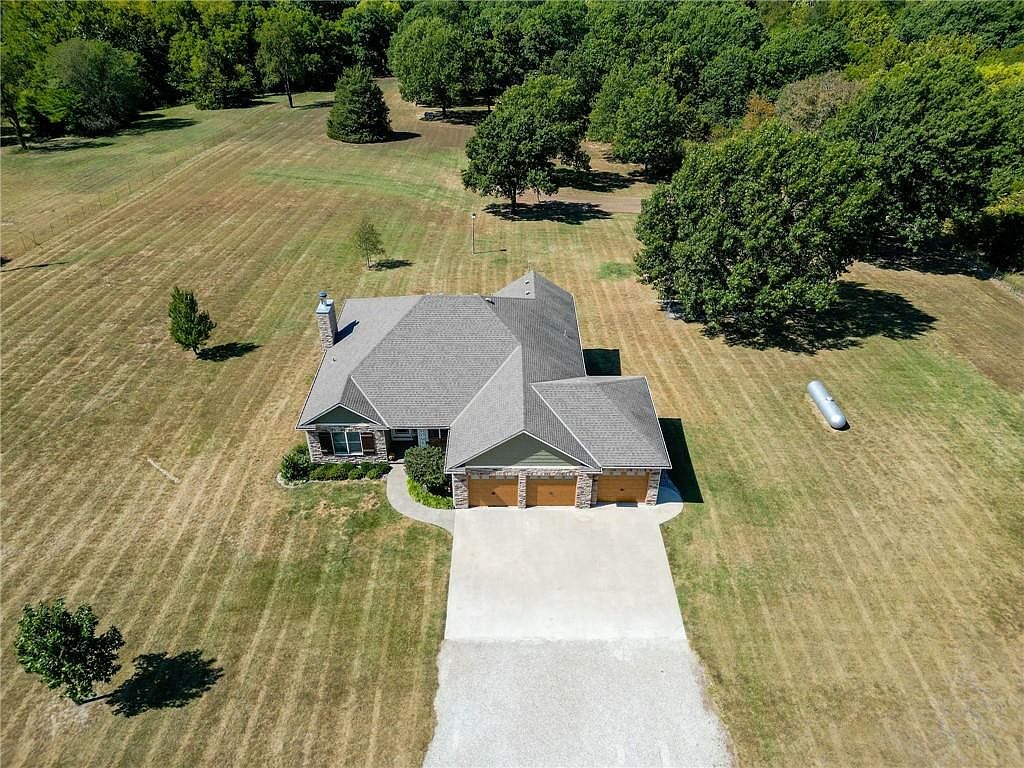 17277 178th St, Tonganoxie, KS 66086 MLS 2454010 Zillow