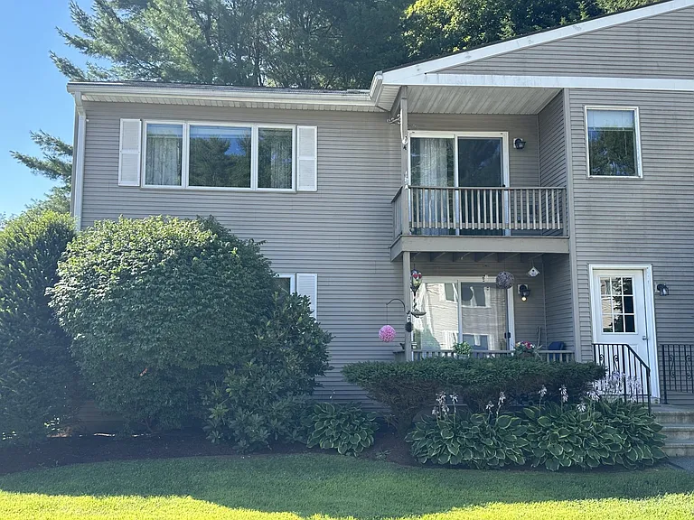 76 Colonial Dr #4 — Photo 13