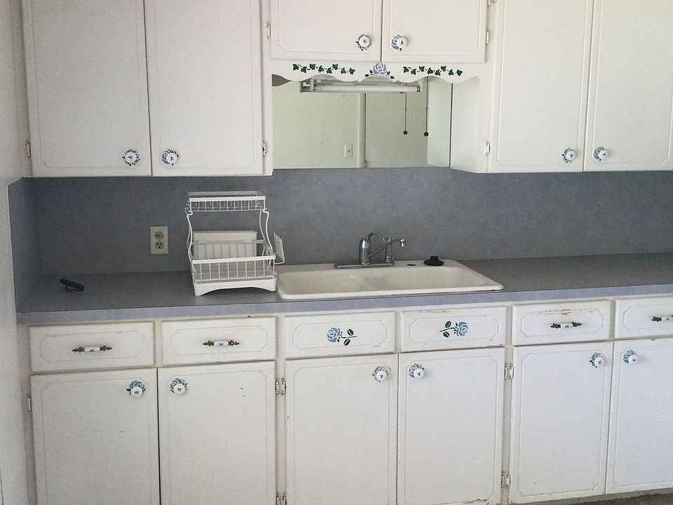 2nd image of 515 Rosedale Dr