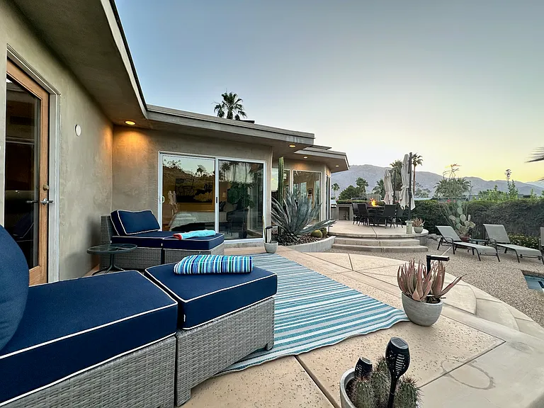 Master suite outdoor seating