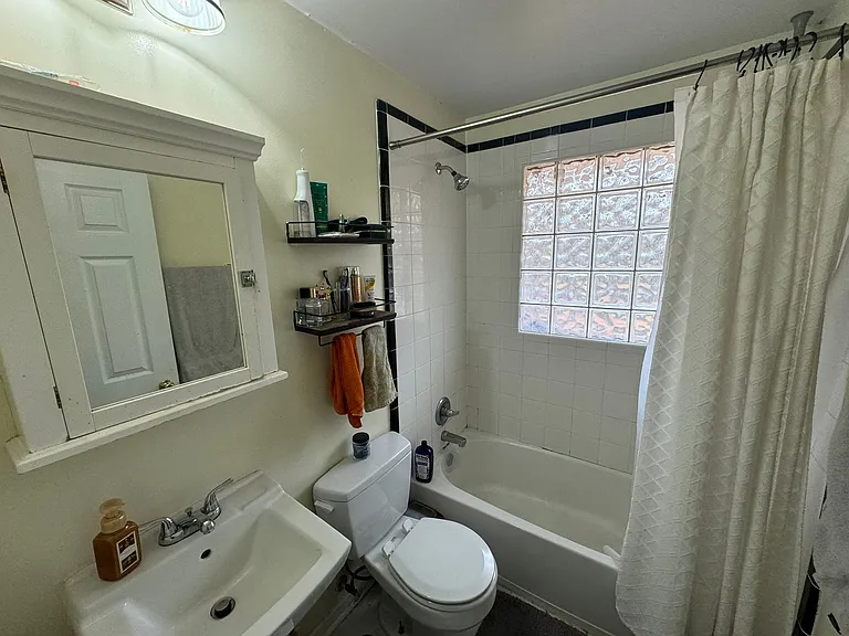 125 Woody Dr #A — Photo 11