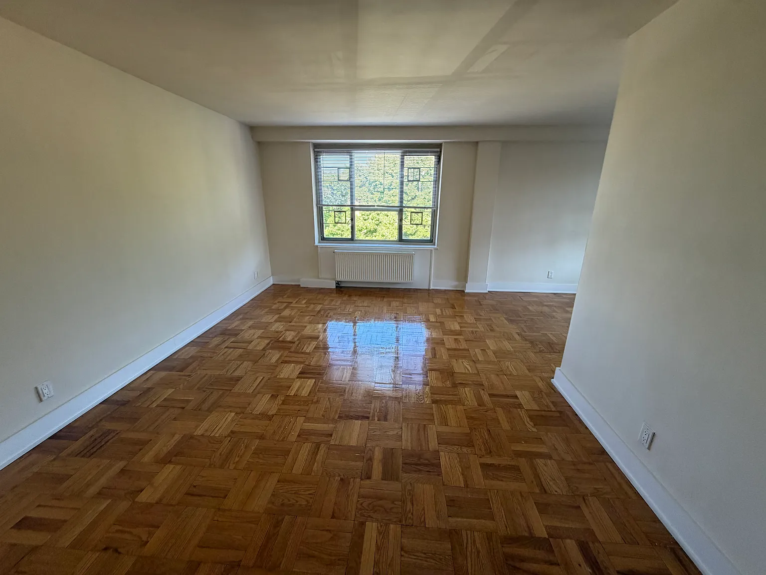 186th Ln, Fresh Meadows — Photo 3