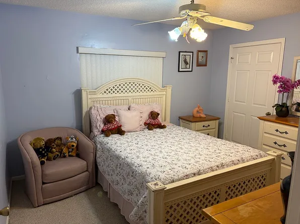 5670 NW 38th Ter, Coconut Creek, FL 33073