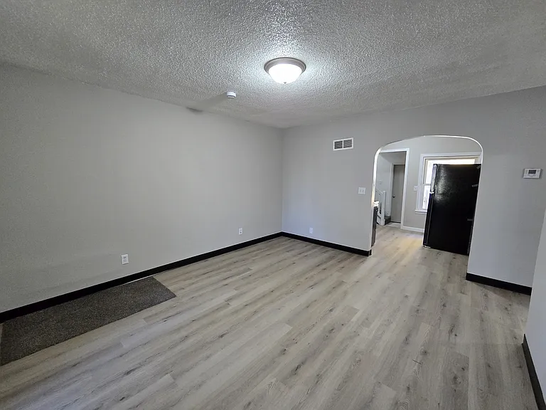 1125 N Barclay St — Photo 3