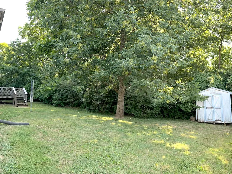 1028 Saddlestone Dr — Photo 10