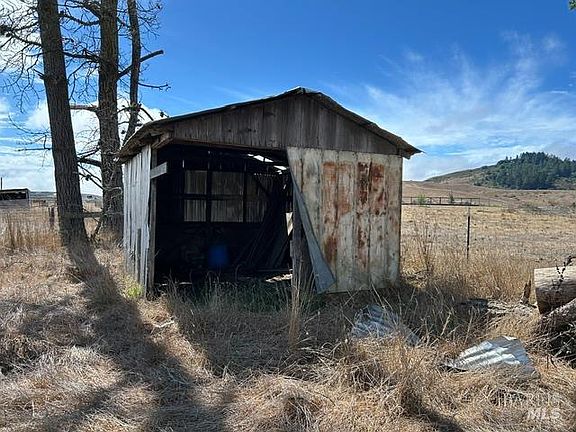 4th image of 330 Valley Ford Freestone Road