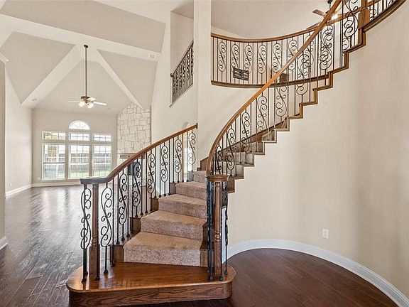 3rd image of 8106 Graystone Dr