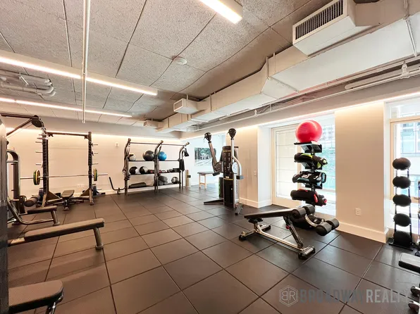 1289 Lexington Avenue image 17 of 23