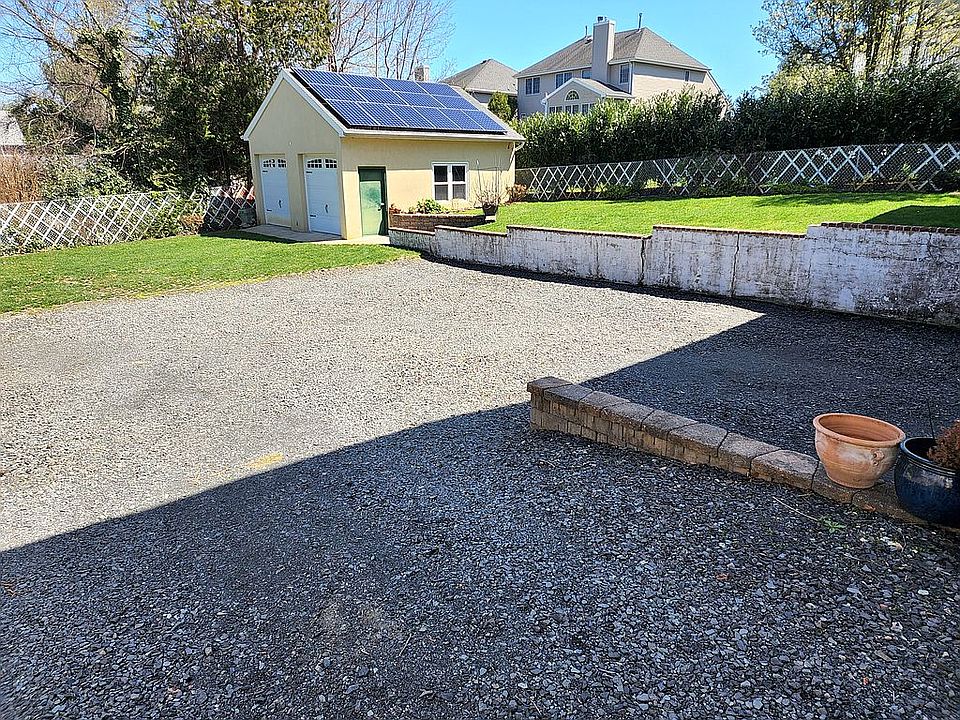 2nd image of 105 Prospect Ave