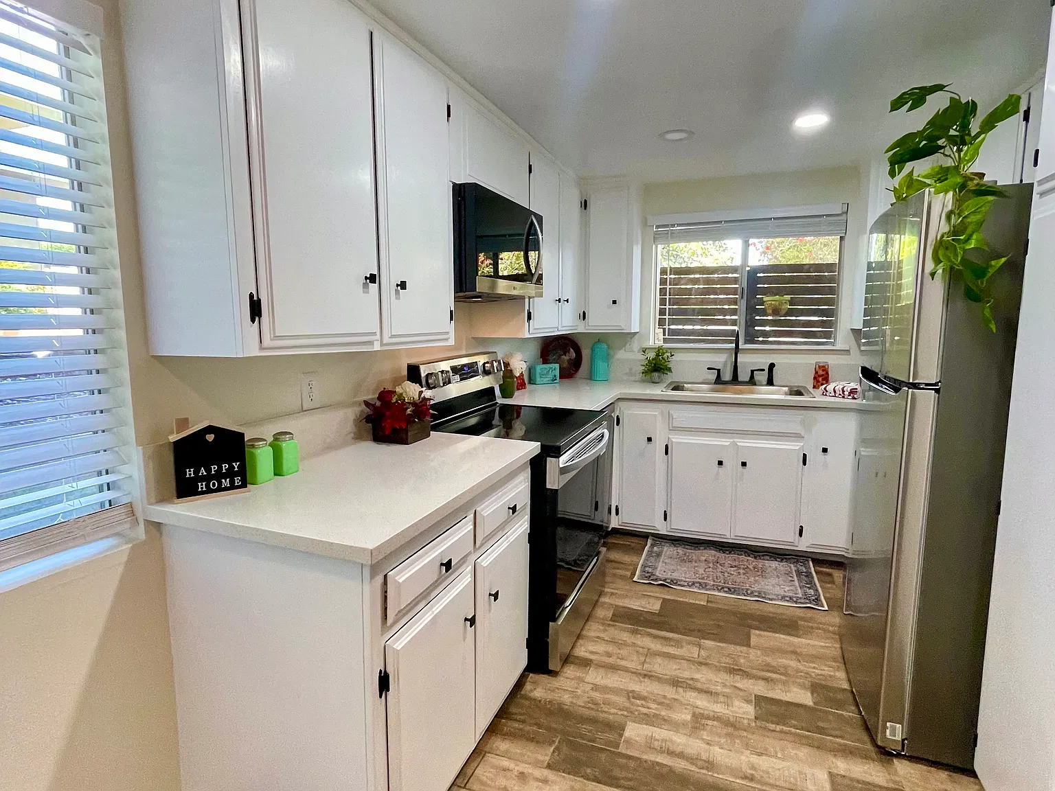 2 bed, 1025 sqft, $2,550 — Photo 2