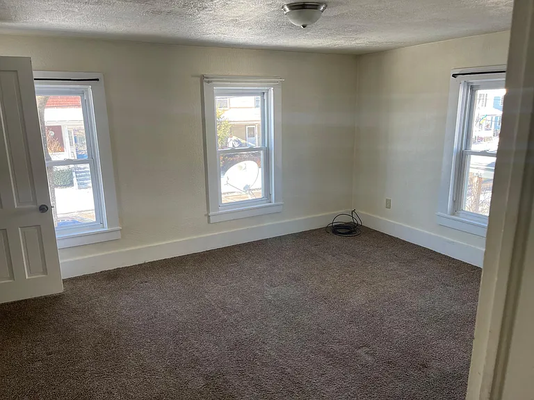 21 S Carver St — Photo 9