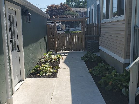 3rd image of 328 S Lincoln Ave