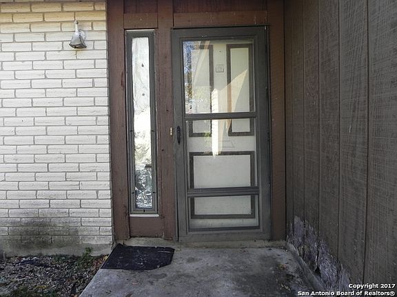 2nd image of 2931 Keslake St