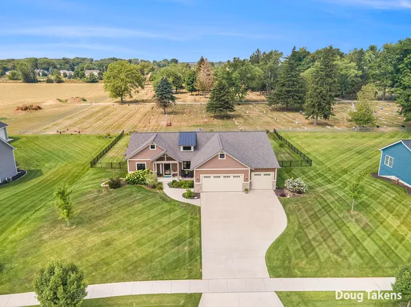 6077 Molli Dr, Allendale, MI 49401