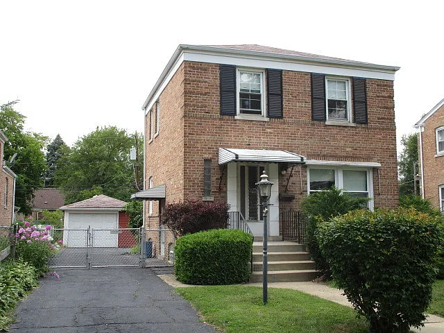 14216 S Wabash Ave photo 1