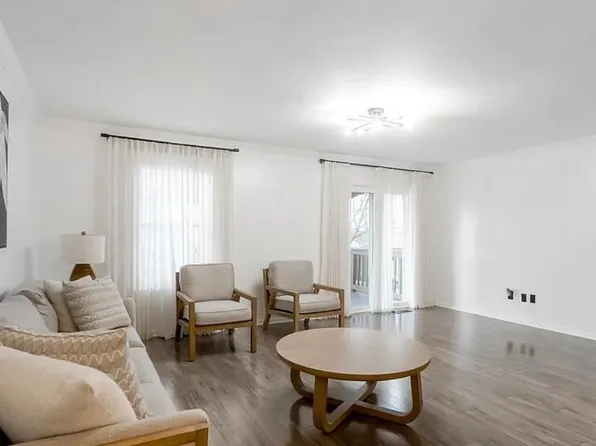 317 W 2nd St, Alburtis, PA 18011