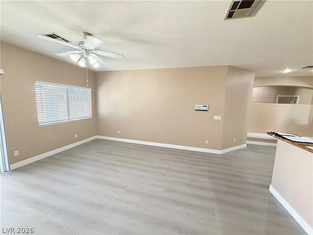 3 bed, 2.0 bath, 2150 sqft, $2,280 — Photo 4