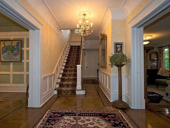 2nd image of 49 Bell Cir