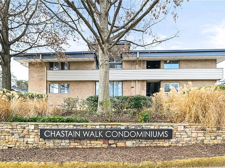 4300 Roswell Rd NE #34 — Photo 11