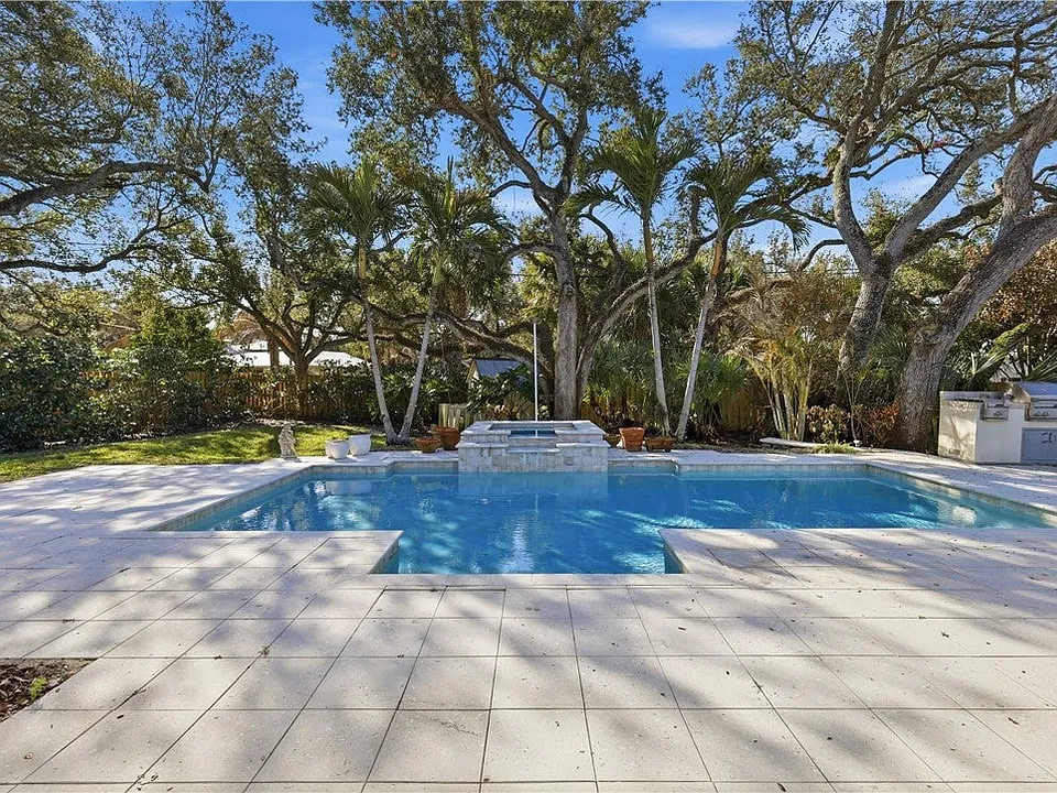 4617 Pebble Bay S