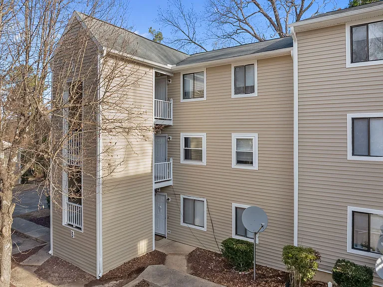 1011 Camden Ave — Photo 10