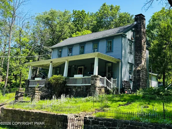 166 Alpine Lake Rd, Henryville, PA 18332