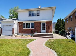 3 Powell St, Farmingdale, NY 11735