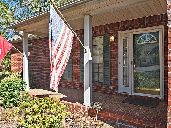 4th image of 708 Elderberry Ct