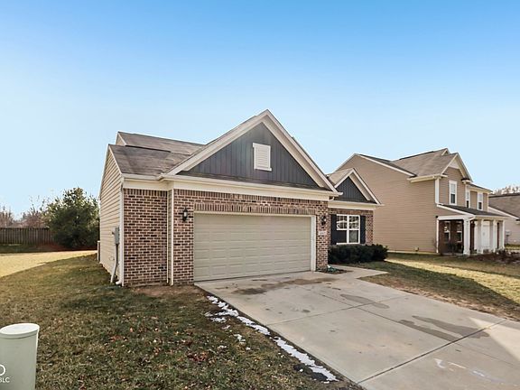 3rd image of 10471 Serviceberry Dr