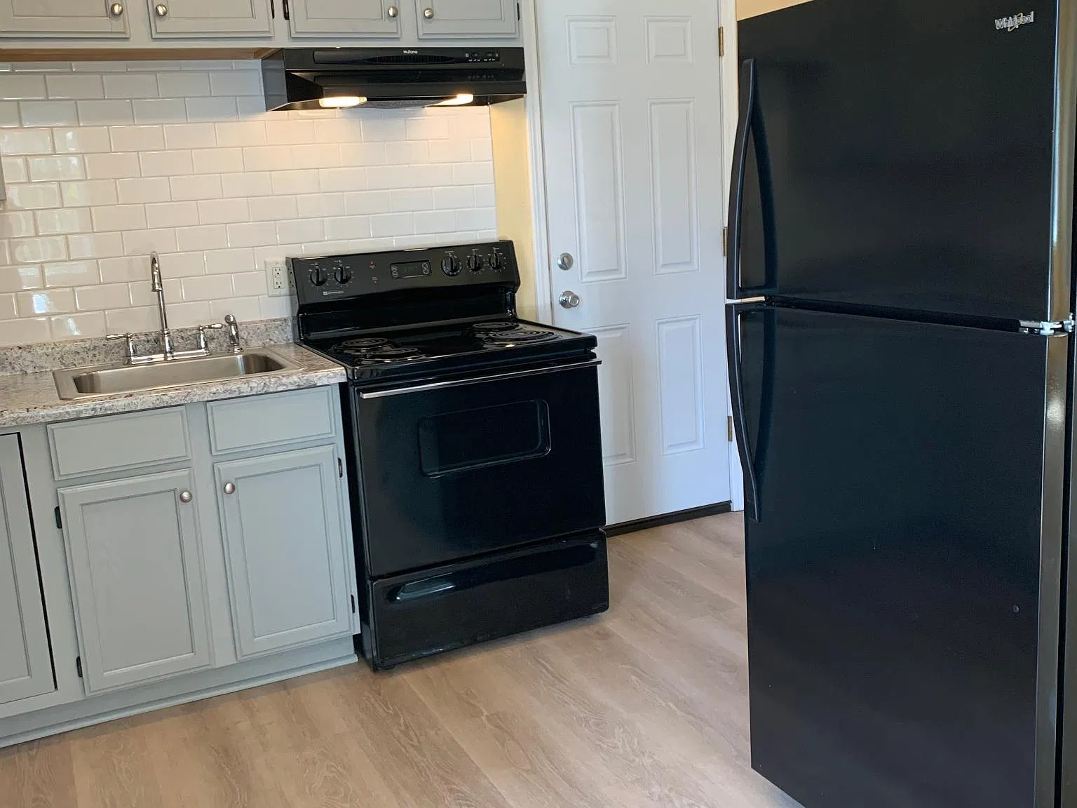 1 bed, 480 sqft, $995 — Photo 2