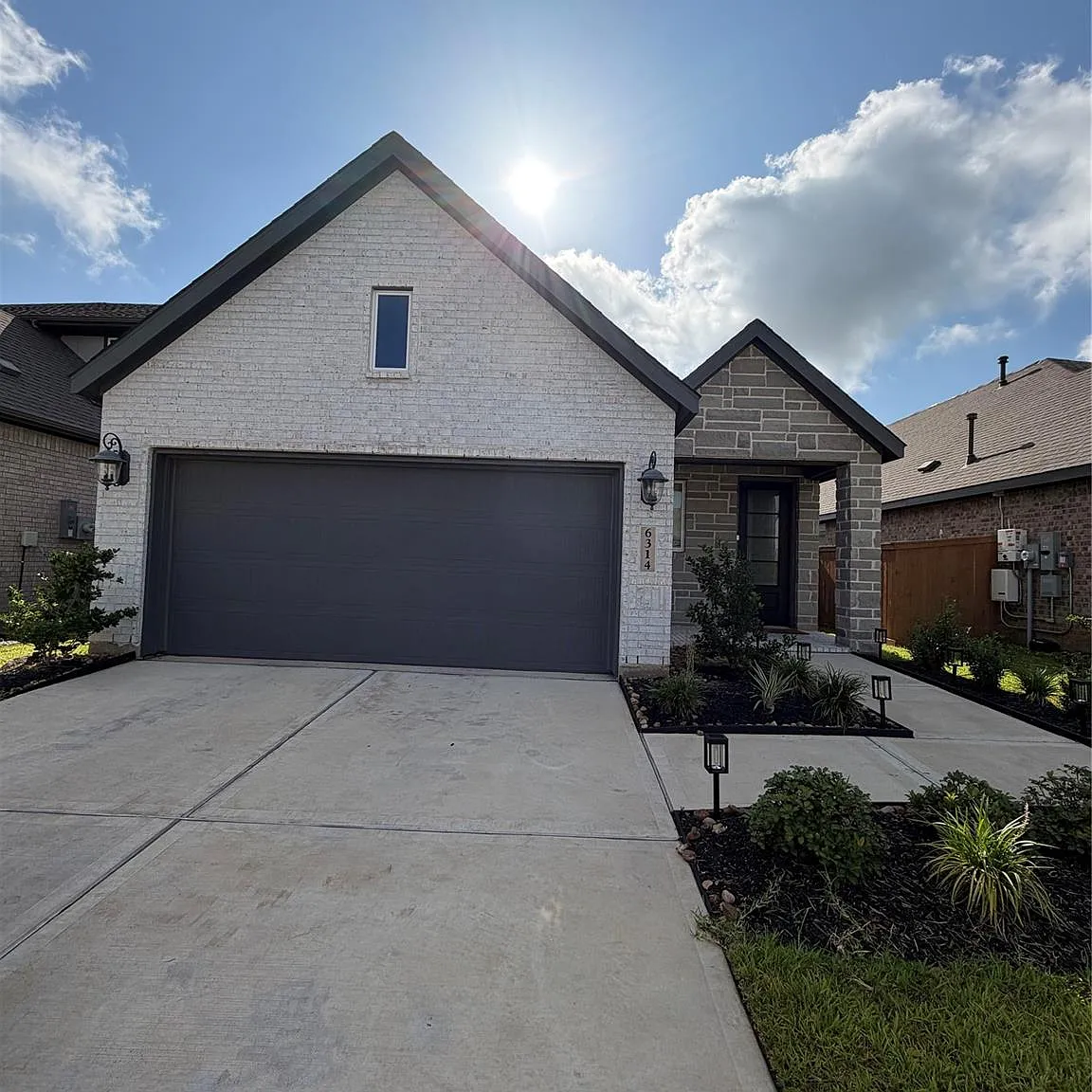 4 bed, 2.0 bath, $2,450 — Photo 2