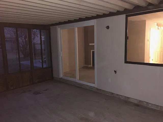 Large sunporch that faces g