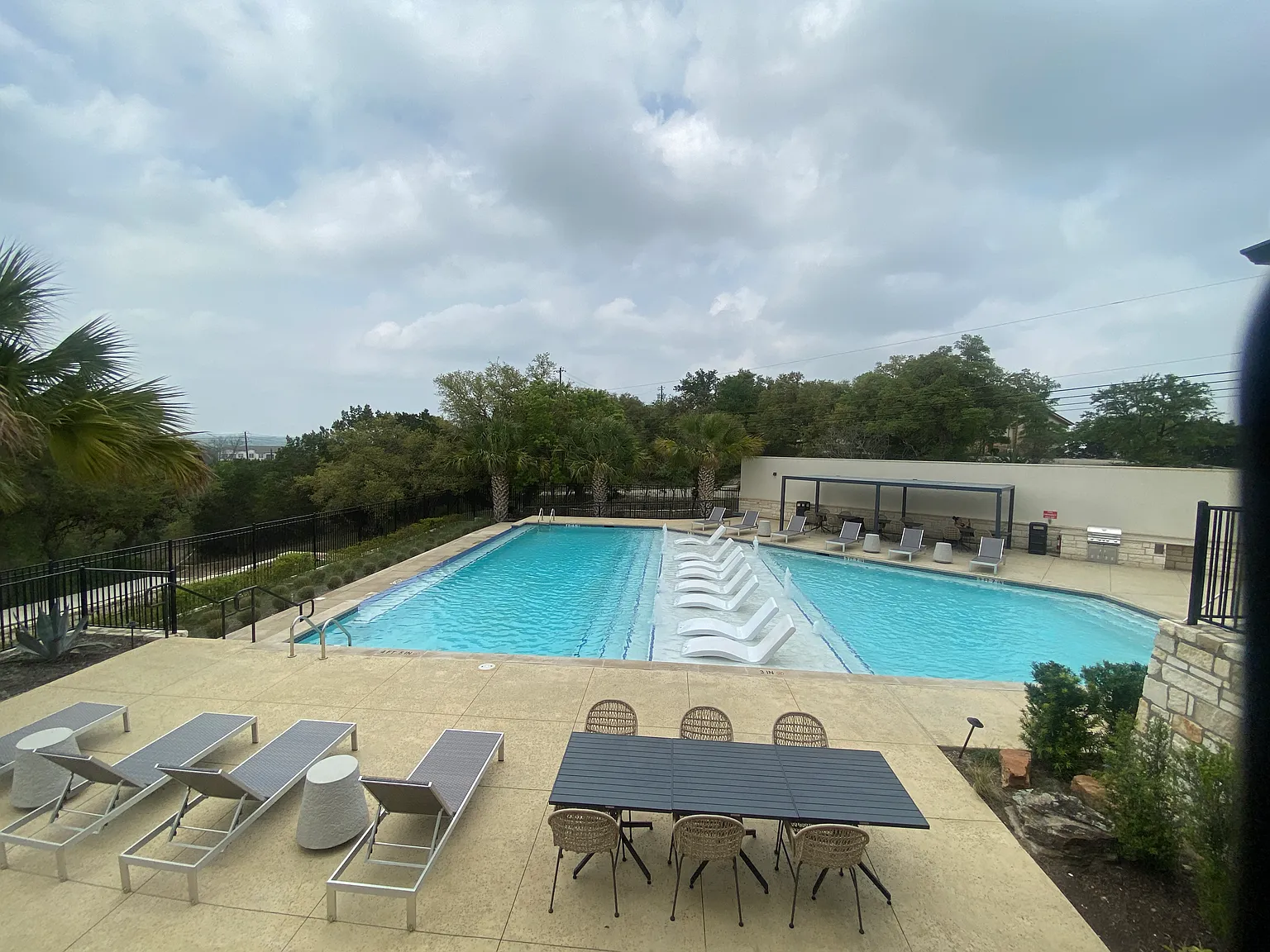 Dillon Falls Dr, Austin — Photo 3